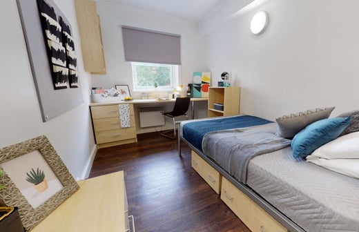 Silver En Suite
