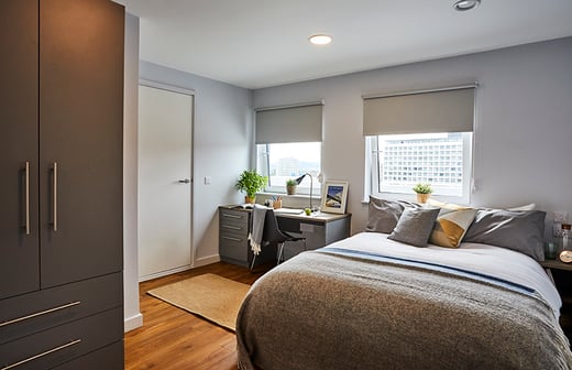Gold En Suite Plus
