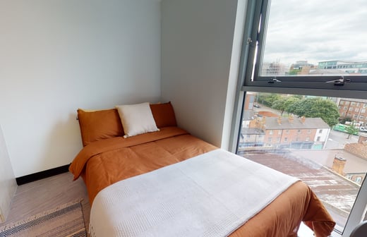 Silver En Suite
