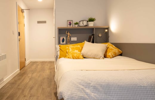 Bronze En Suite Plus