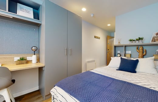 Copper En Suite