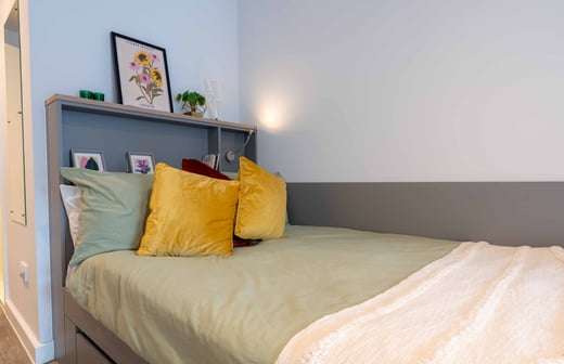 Silver En Suite Plus