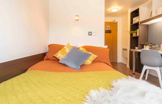 Silver En Suite