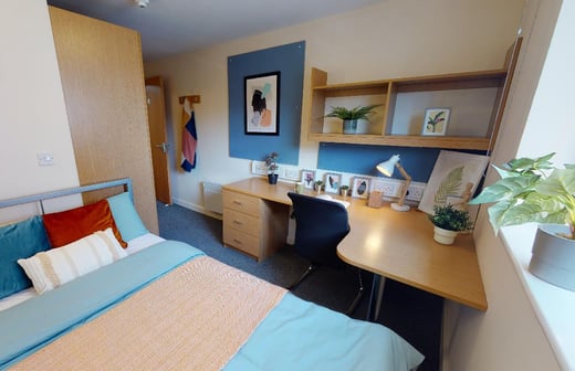 Silver En Suite