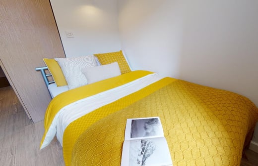 Silver En Suite Plus