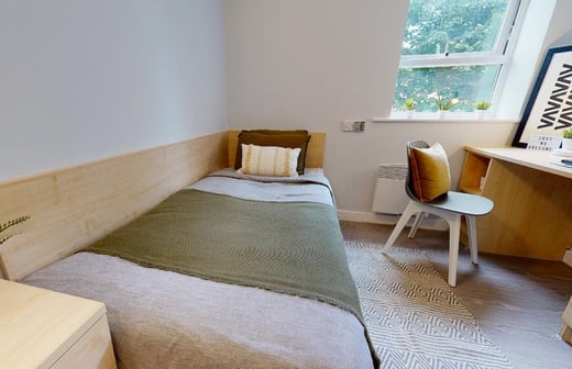 Bronze En Suite