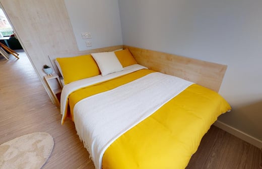 Silver En Suite