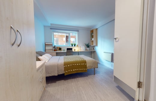 Silver En Suite Plus