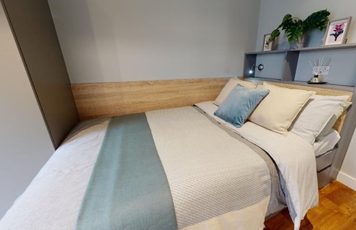 3-Bed Bronze Apartment