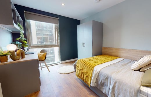 5-Bed Bronze Apartment