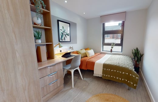 Bronze En Suite