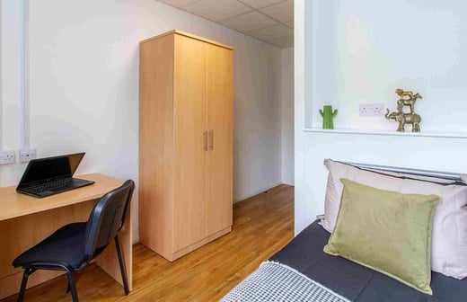 Bronze Plus Ensuite