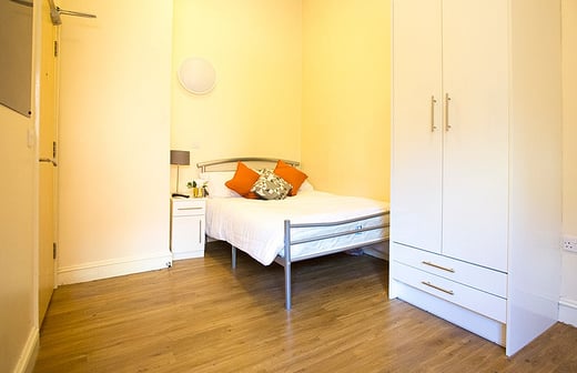 Gold 1 Bed Apartment