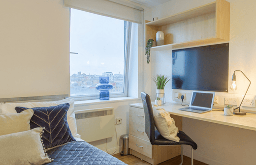 Bronze Plus 4-5 Bed Room