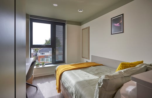 Large Classic En Suite
