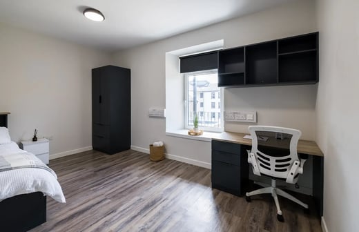 Large 2 Bed