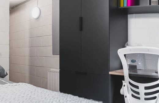 6 Bed En Suite Flat