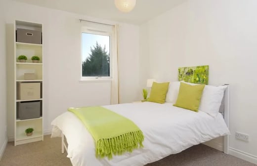 2 Bed With Study