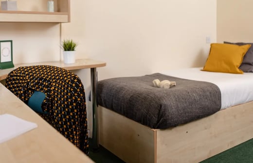 1 Bed Apartment (Shared Access)