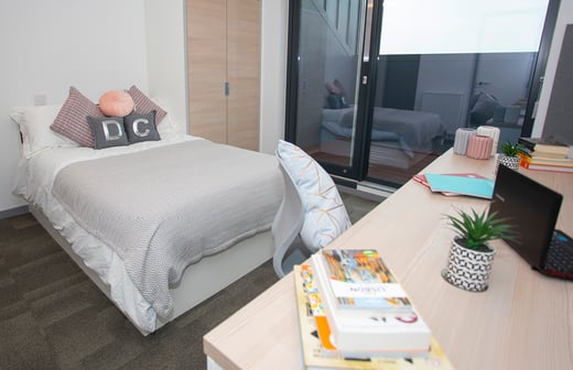 Premium Twin Studio
