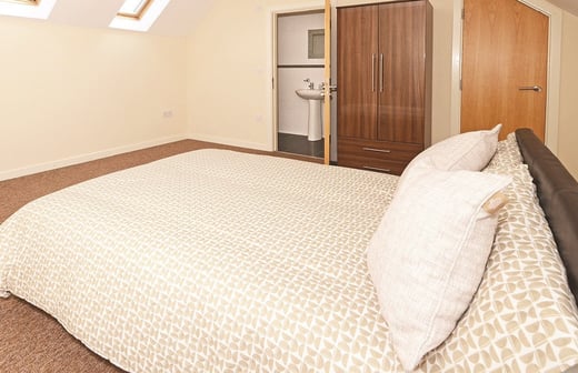 4 Bed Apartment Ensuite Room