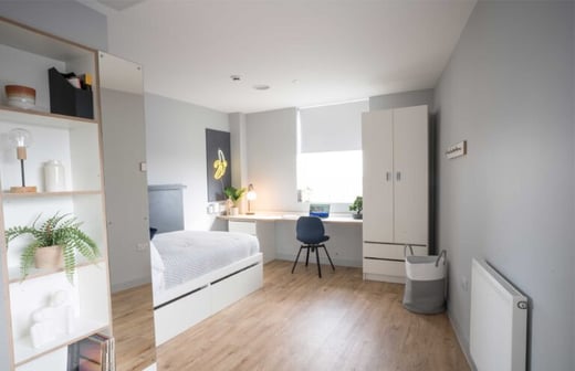Large Premium En Suite