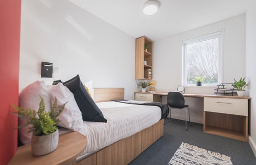 Ensuite bedroom and study desk