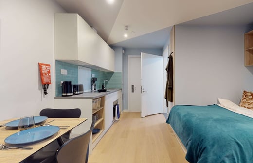 Premium Plus Studio