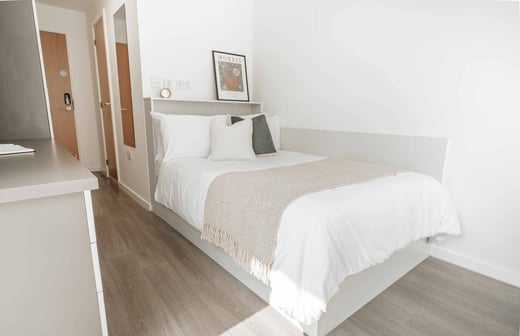 Gold En Suite