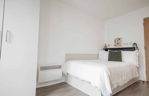 Silver En Suite (5 or 6 Bed Flat)