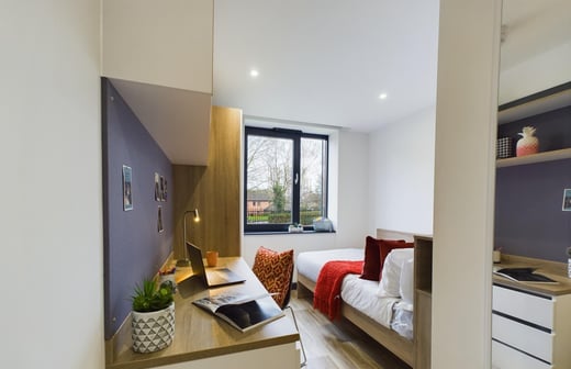 Bronze Ensuite