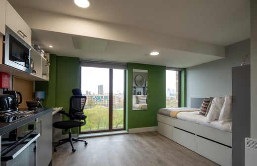 Silver Plus Studio