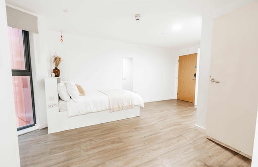 Gold En Suite