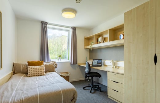Classic Townhouse Room