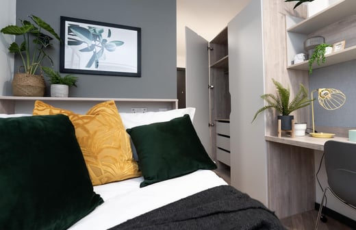 Silver Ensuite