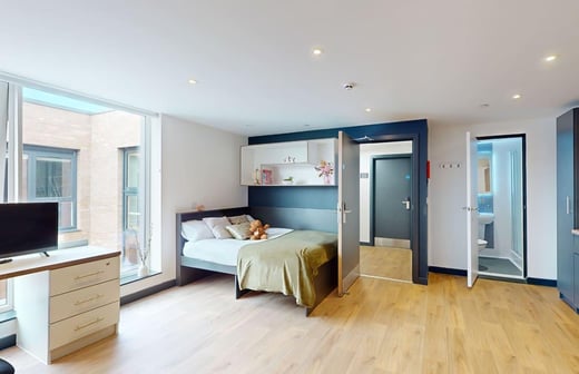 Penthouse Deluxe Studio