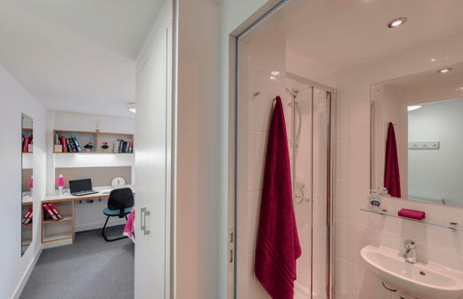 Deluxe Ensuite
