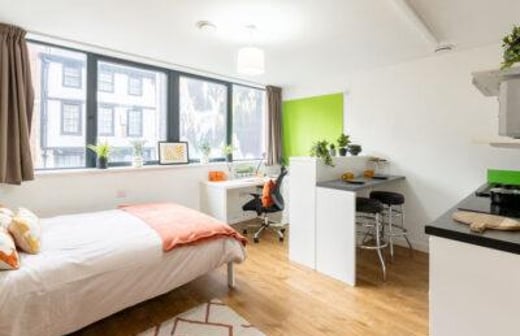 Deluxe Studio