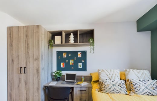 Luxury Studio with Courtyard