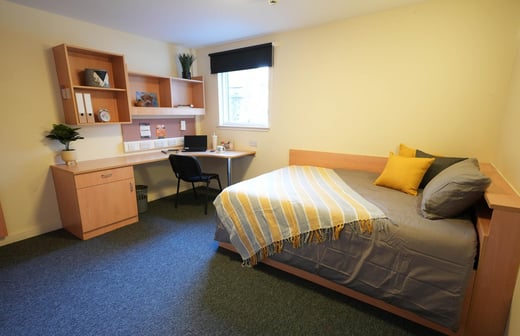 Double Ensuite (within a 5 bed flat)