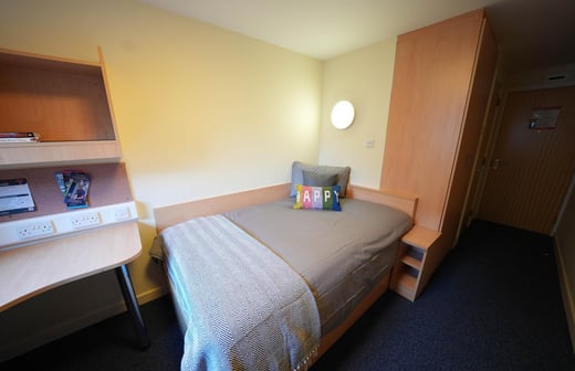 Standard Ensuite (within a 5 bed flat)