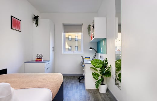 Silver Ensuite Room