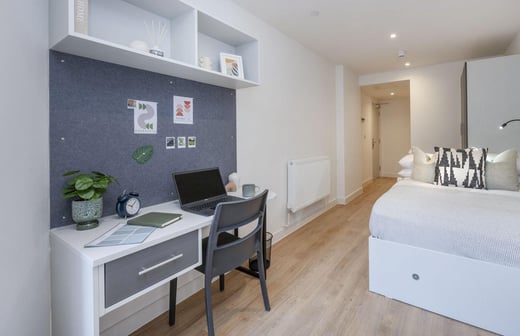 Deluxe Ensuite