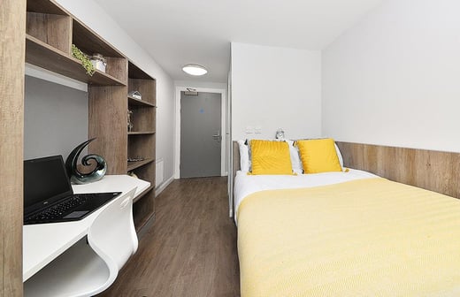 Bronze En suite