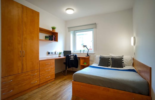 Gold Ensuite