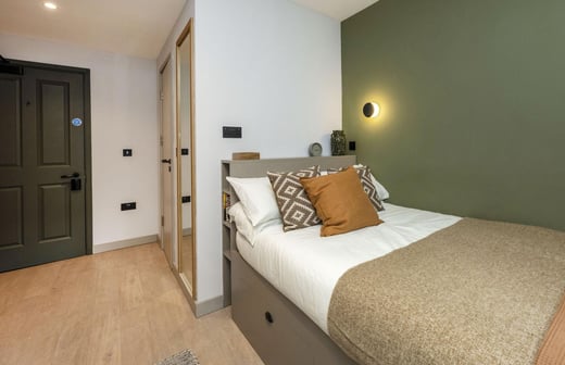 6 Bed Classic Ensuite