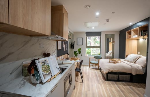 Classic Studio, Standard Floors