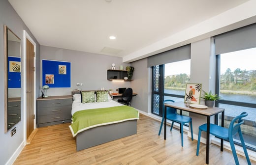Premium River Studio