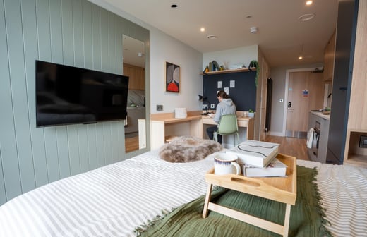 Classic Studio, Penthouse