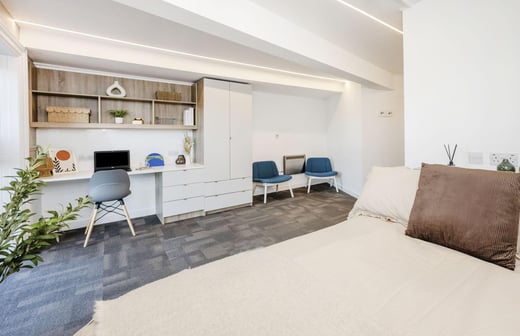 Deluxe Plus Single Ensuite